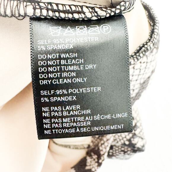 Urban Outfitters Snakeskin Patterned Printed Pants Straight Leg Size 8 - Picture 7 of 8